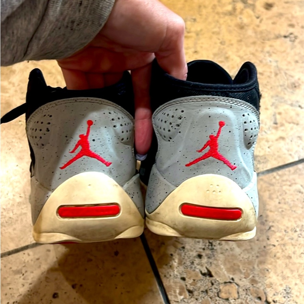 Boys Jordan basketball shoes size 5